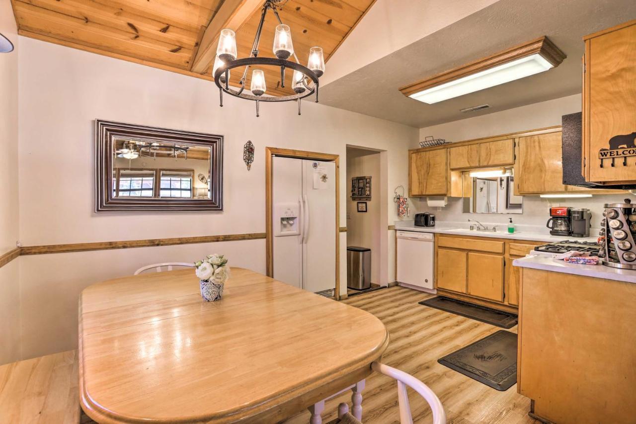 Big Bear Cabin With Deck And Hot Tub, Near Resorts! Биг Бэар Лейк Экстерьер фото