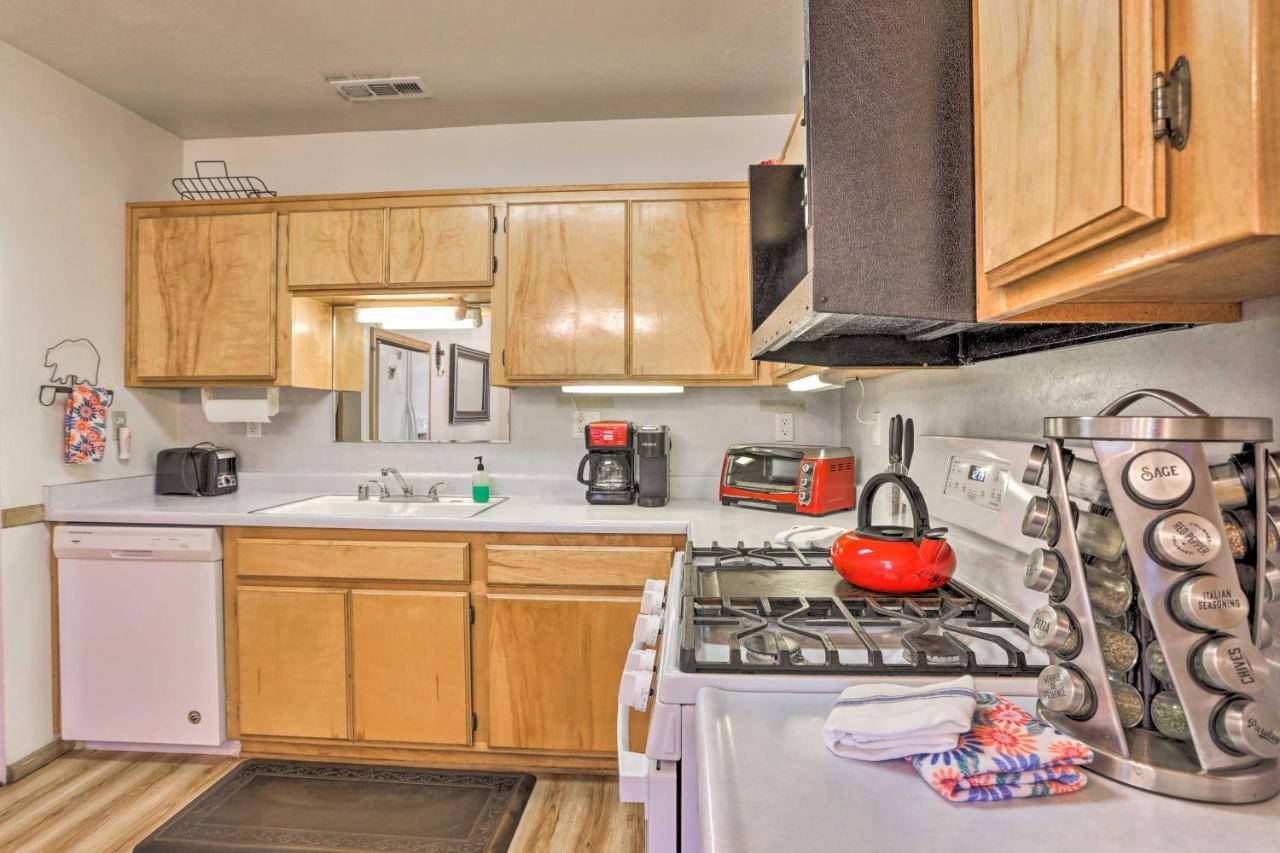 Big Bear Cabin With Deck And Hot Tub, Near Resorts! Биг Бэар Лейк Экстерьер фото